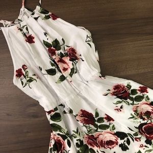 NWT Floral Sleeveless Dress